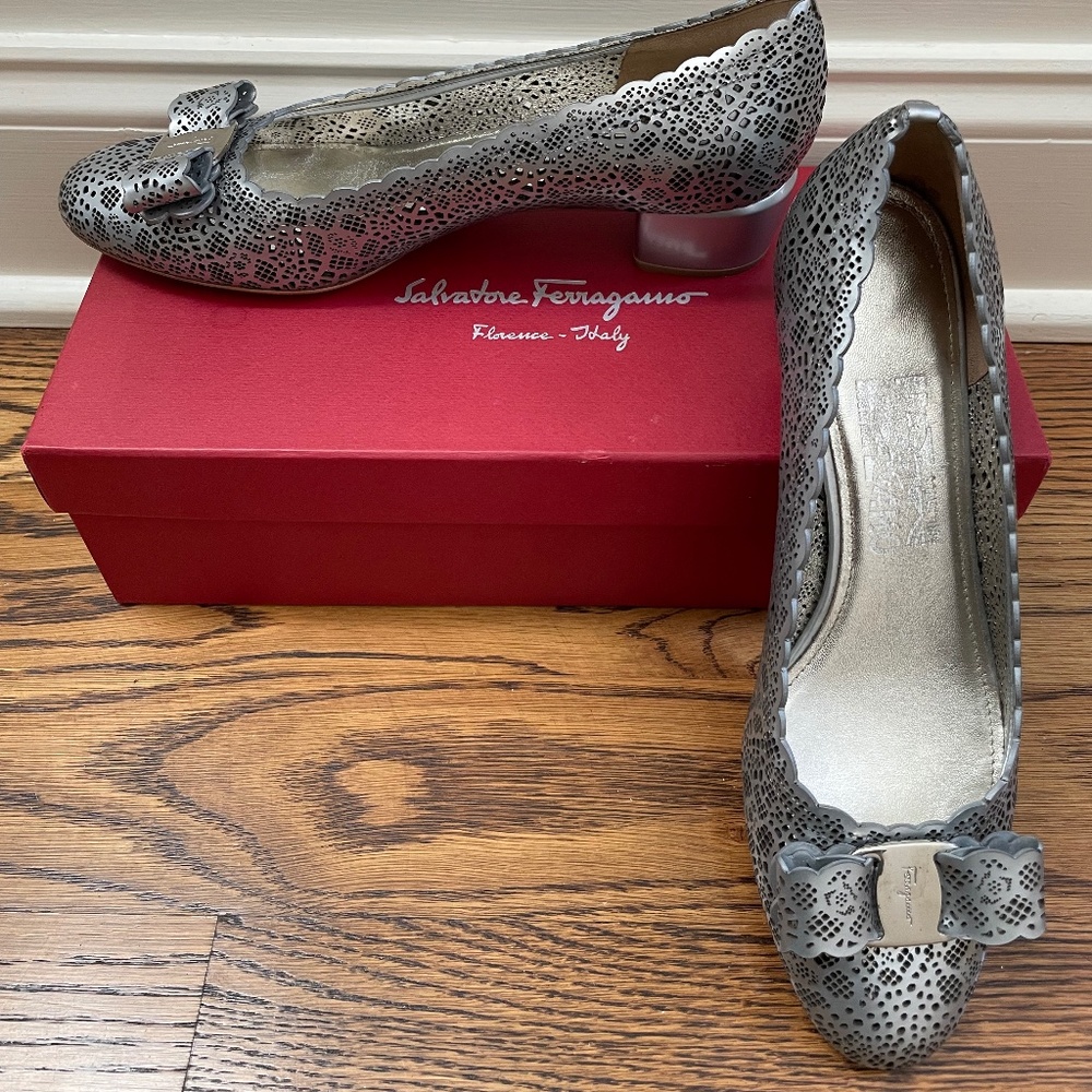 Salvatore Ferragamo Silver Laser Cut Leather Vara Bow Pumps